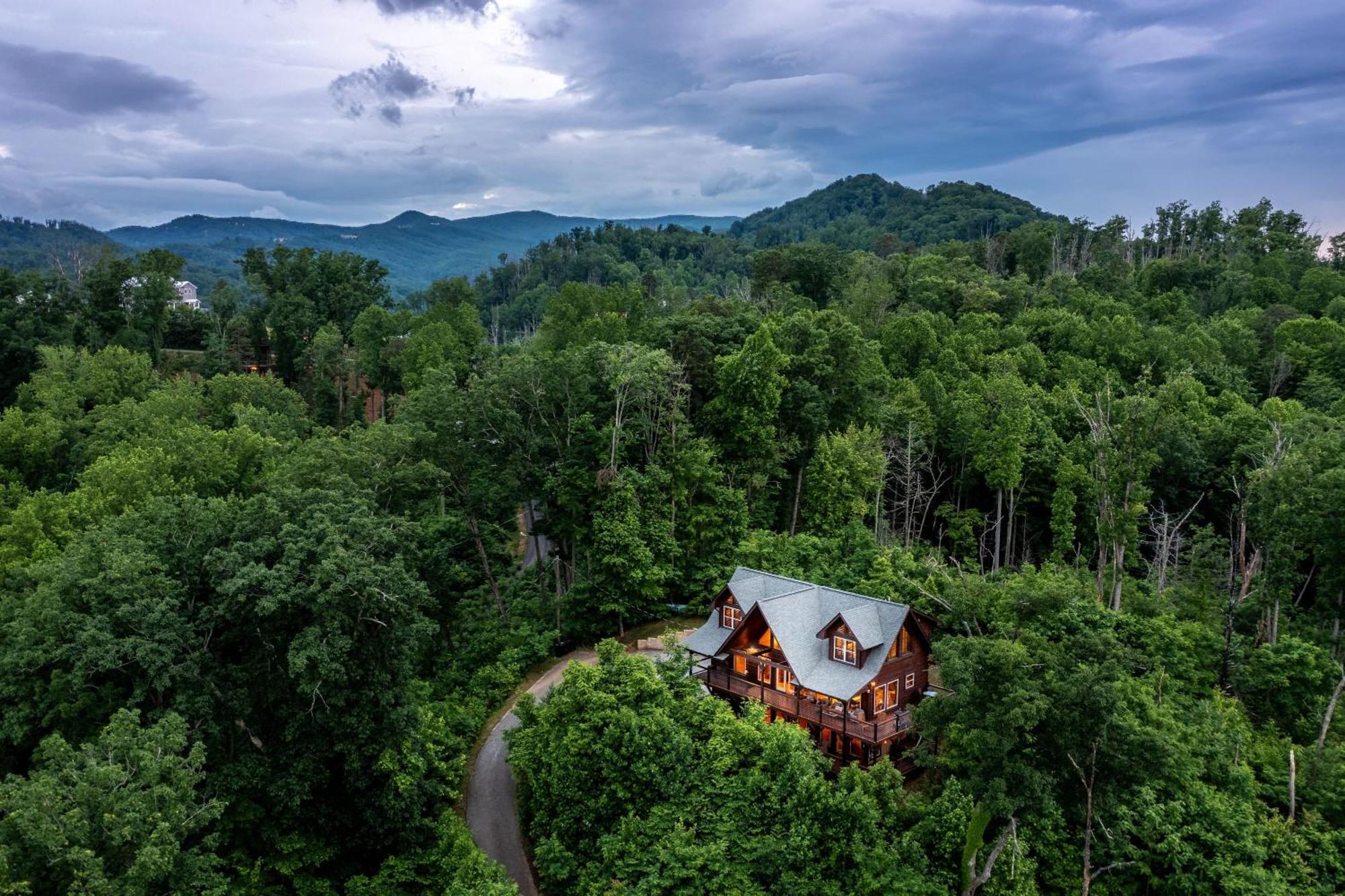 The Solstice - Amenities Galore Mountain Retreat Gatlinburg Zewnętrze zdjęcie